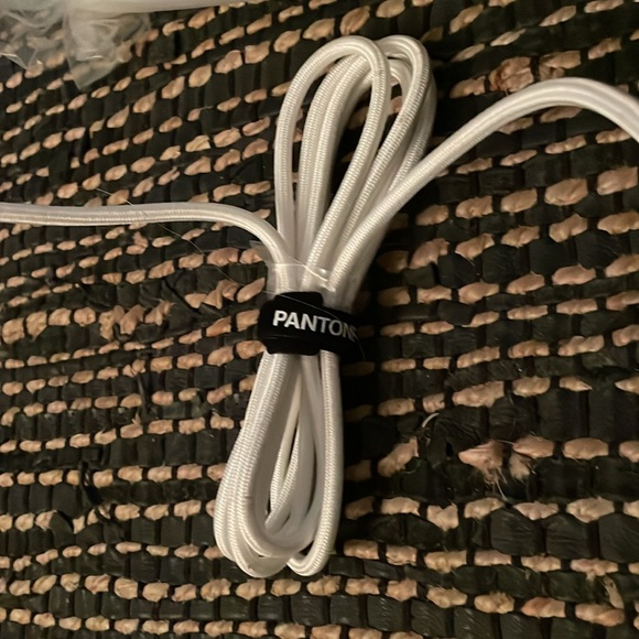 Pantone Castor 25 white pendant lamp - Picture 5 of 8